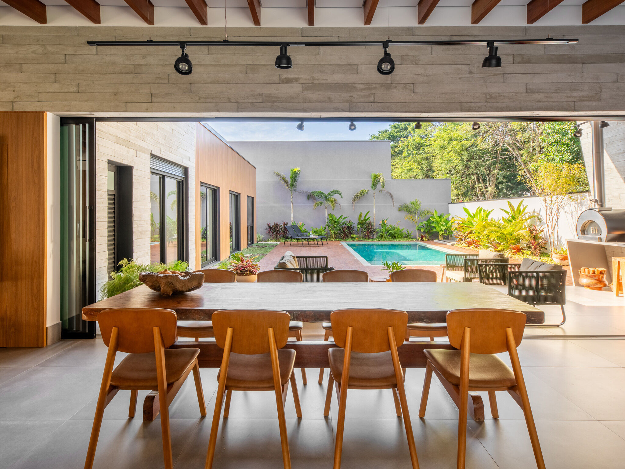 https://archello.com/story/136311/attachments/photos-videos/47 photo_credit Guilherme Pucci