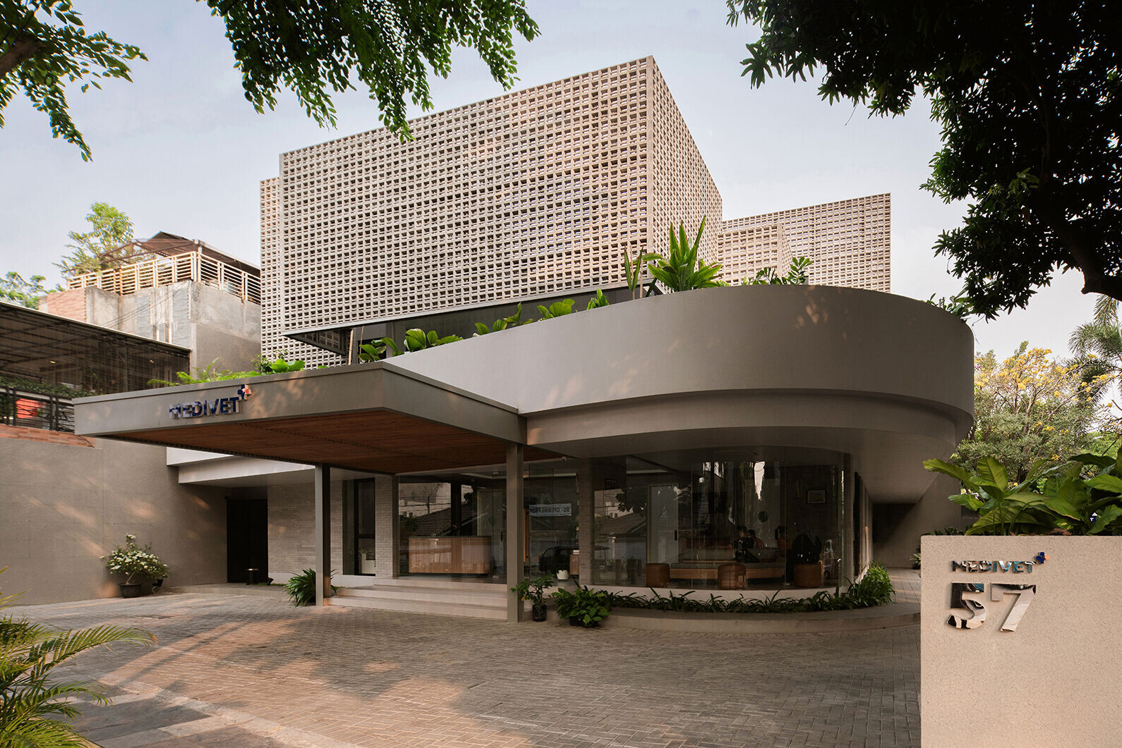 https://archello.com/story/136334/attachments/photos-videos/19 photo_credit Ernest Theofilus