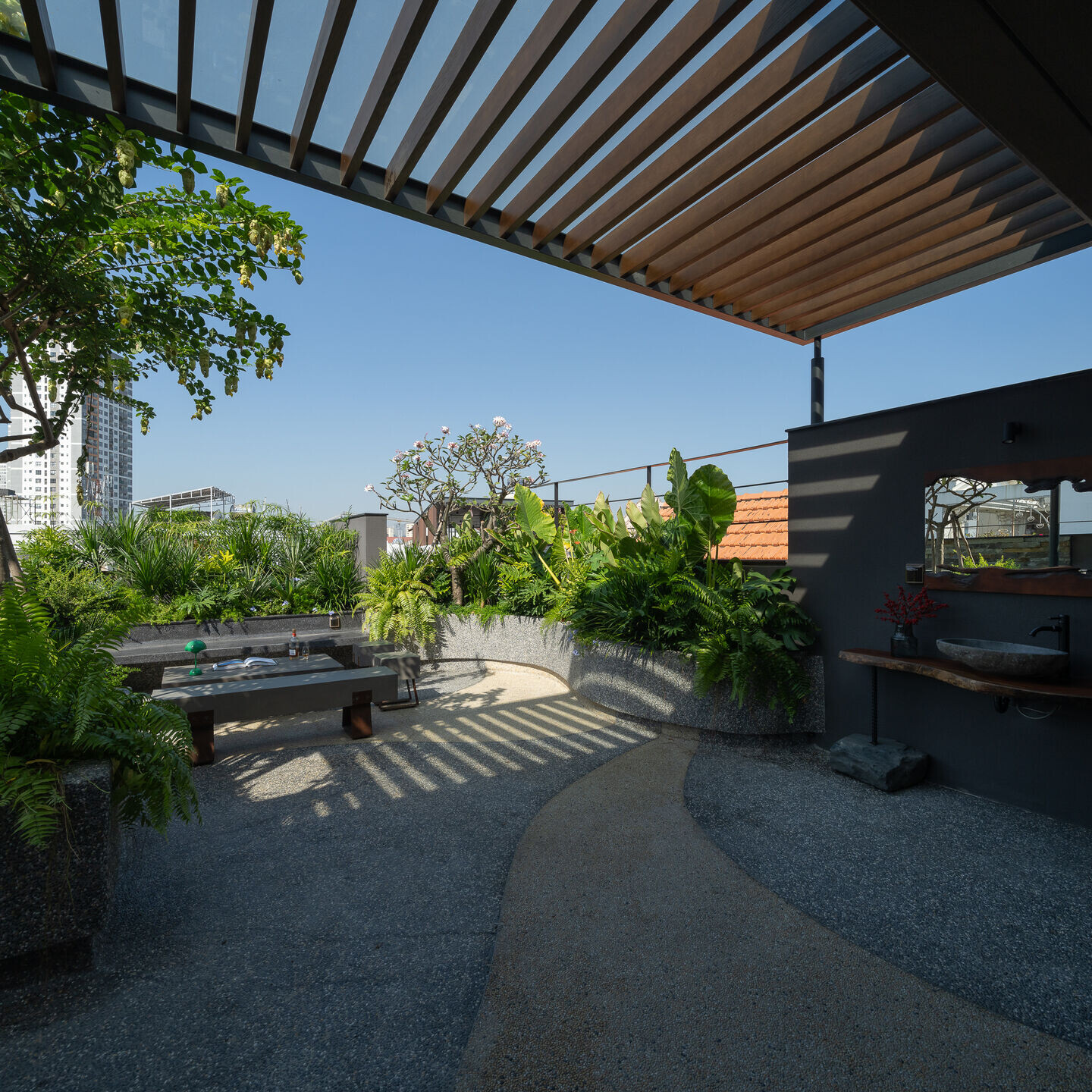 https://archello.com/story/136396/attachments/photos-videos/6 photo_credit Quang Dam