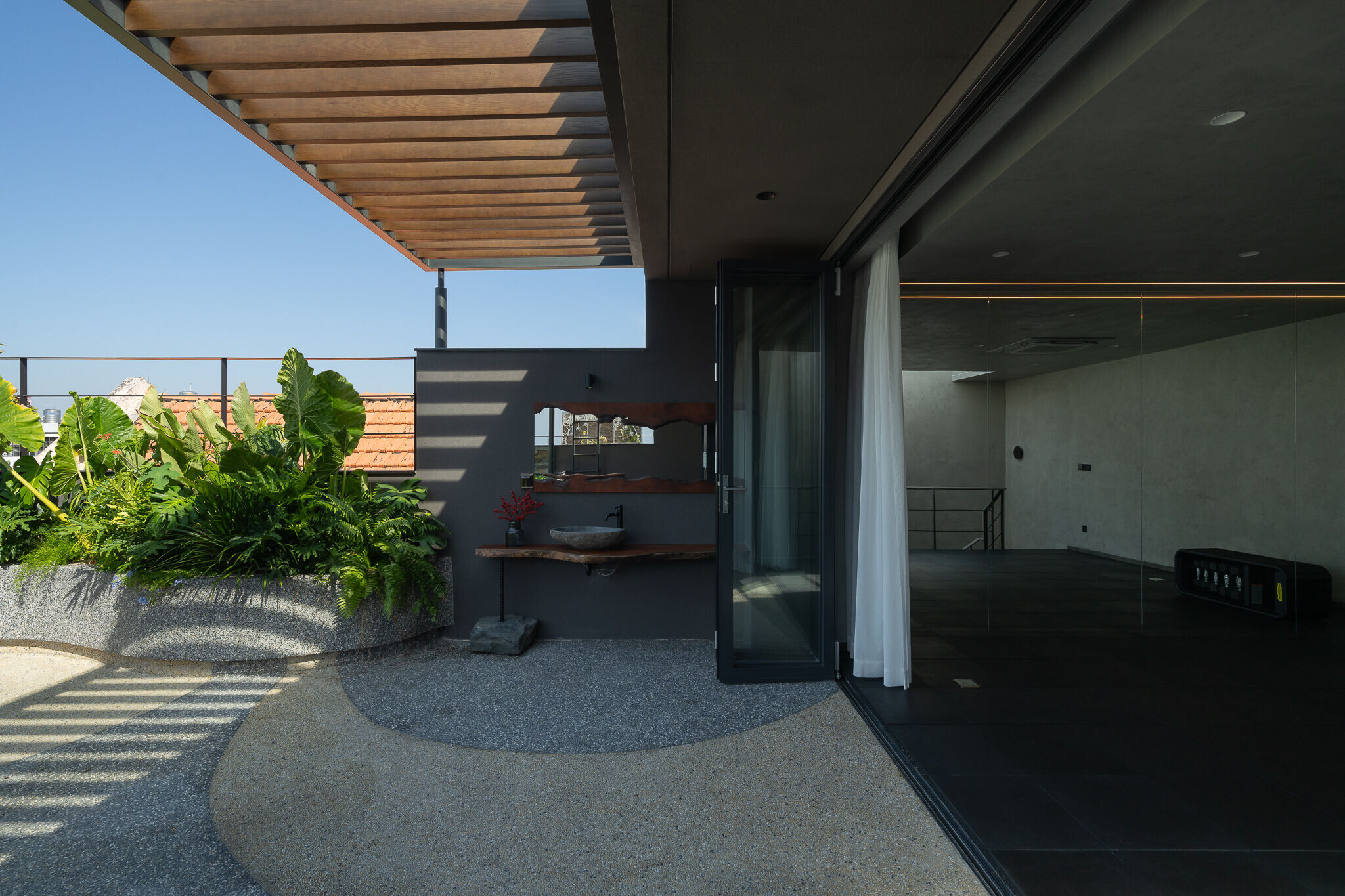 https://archello.com/story/136396/attachments/photos-videos/7 photo_credit Quang Dam