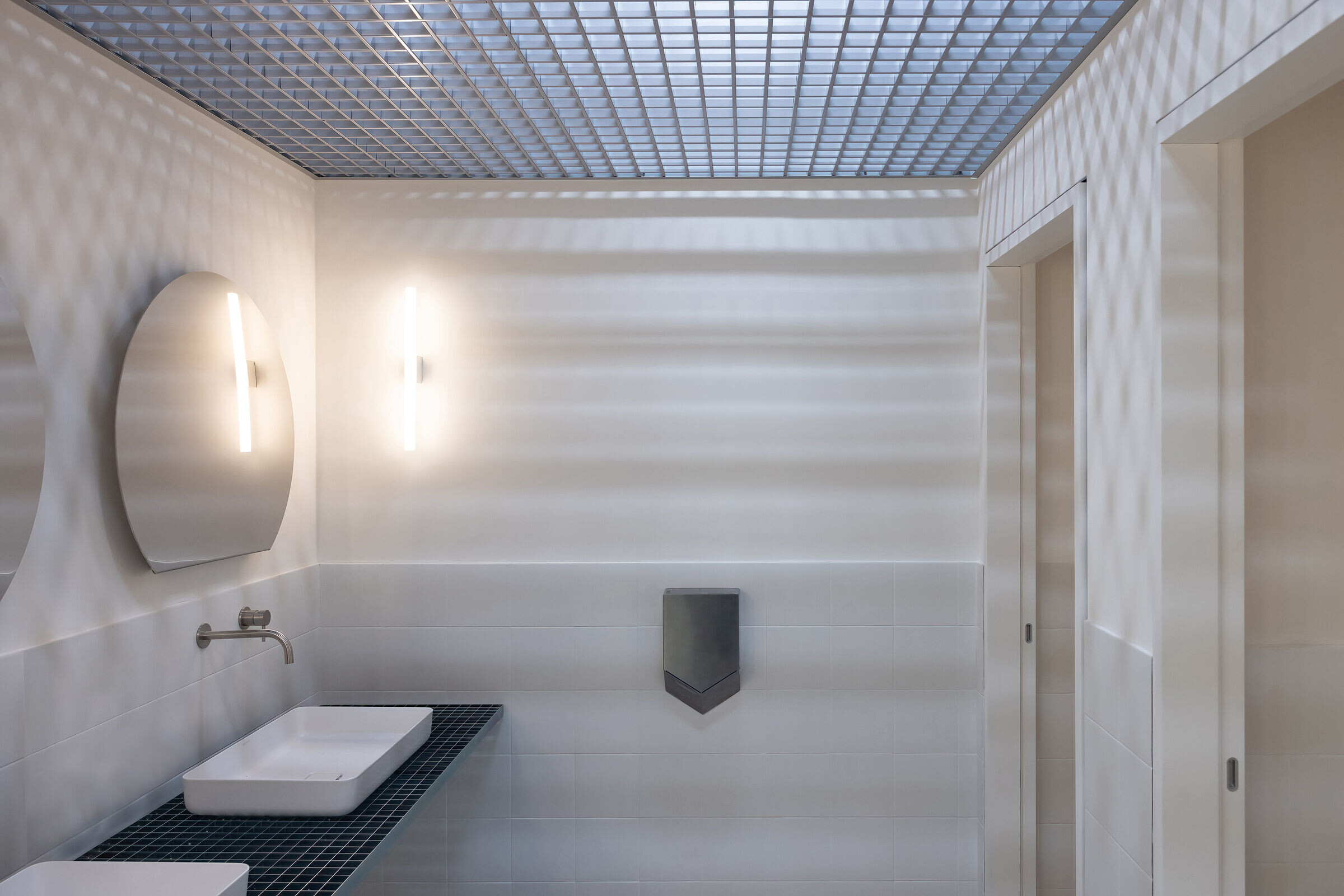 https://archello.com/story/136410/attachments/photos-videos/19
