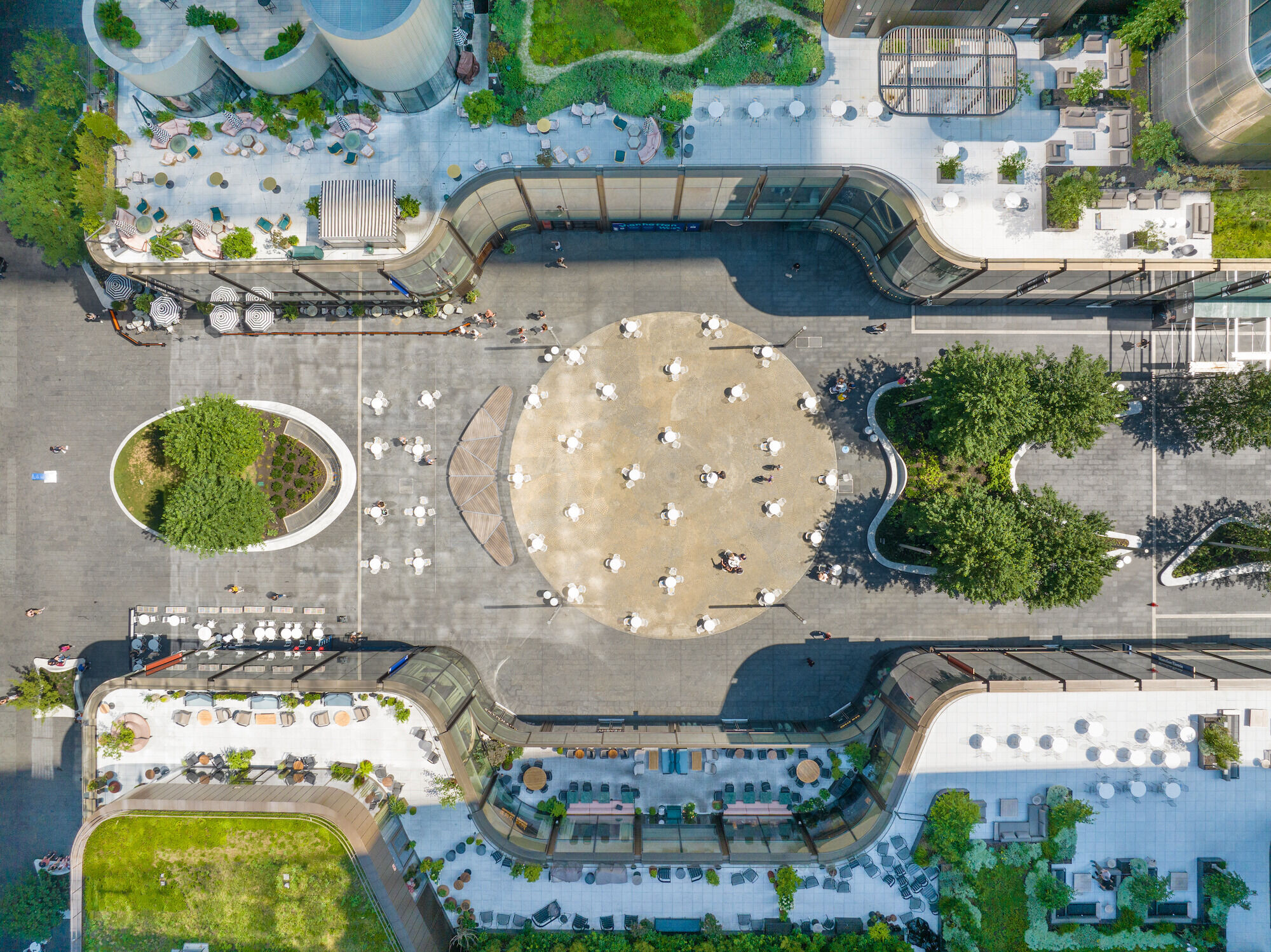 https://archello.com/story/136518/attachments/photos-videos/15 photo_credit © Tayler Crothers of CTC Studio / Courtesy of Brookfield Properties