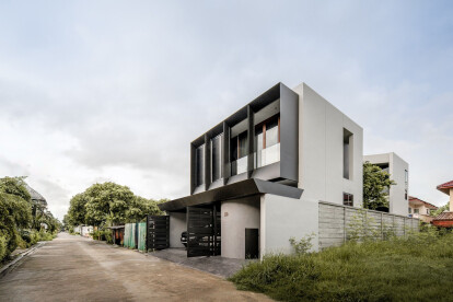 MNG Courtyard House