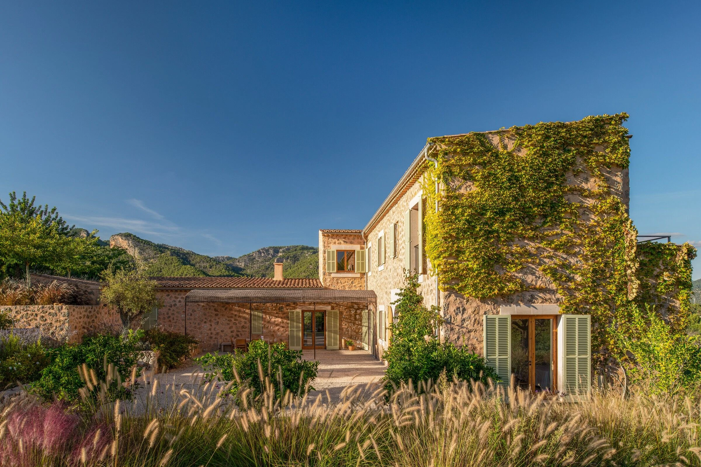 https://archello.com/story/136551/attachments/photos-videos/4 photo_credit Lluís Bort