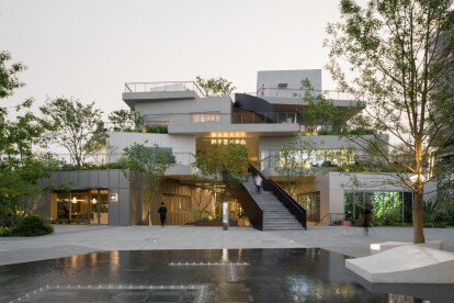 Stacked boxes create a zigzagging indoor-outdoor plaza in Nanhu District, Jiaxing