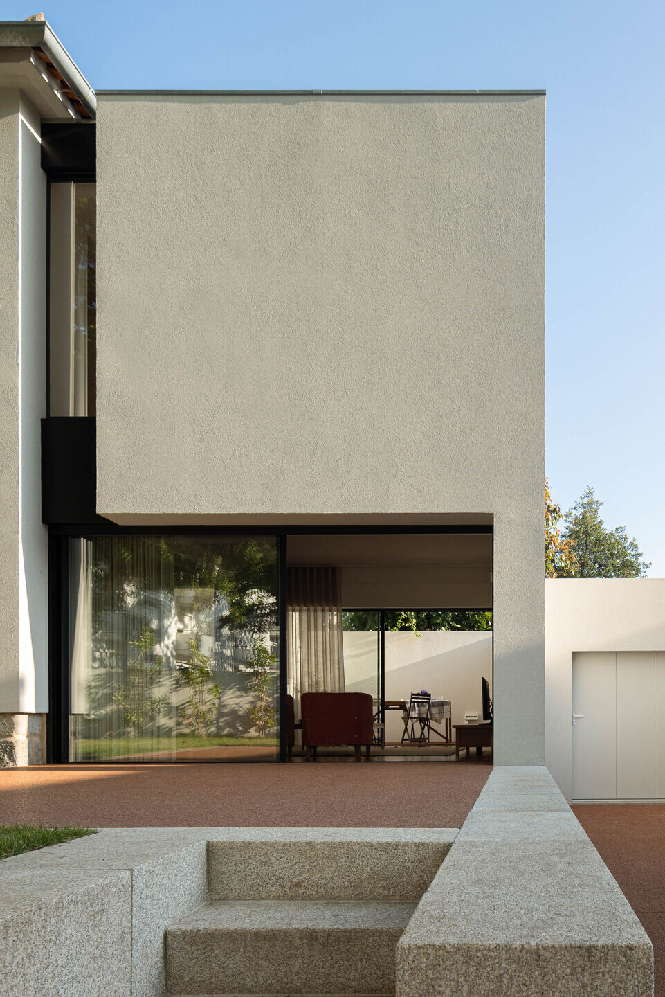 https://archello.com/story/136689/attachments/photos-videos/5 photo_credit Ivo Tavares Studio