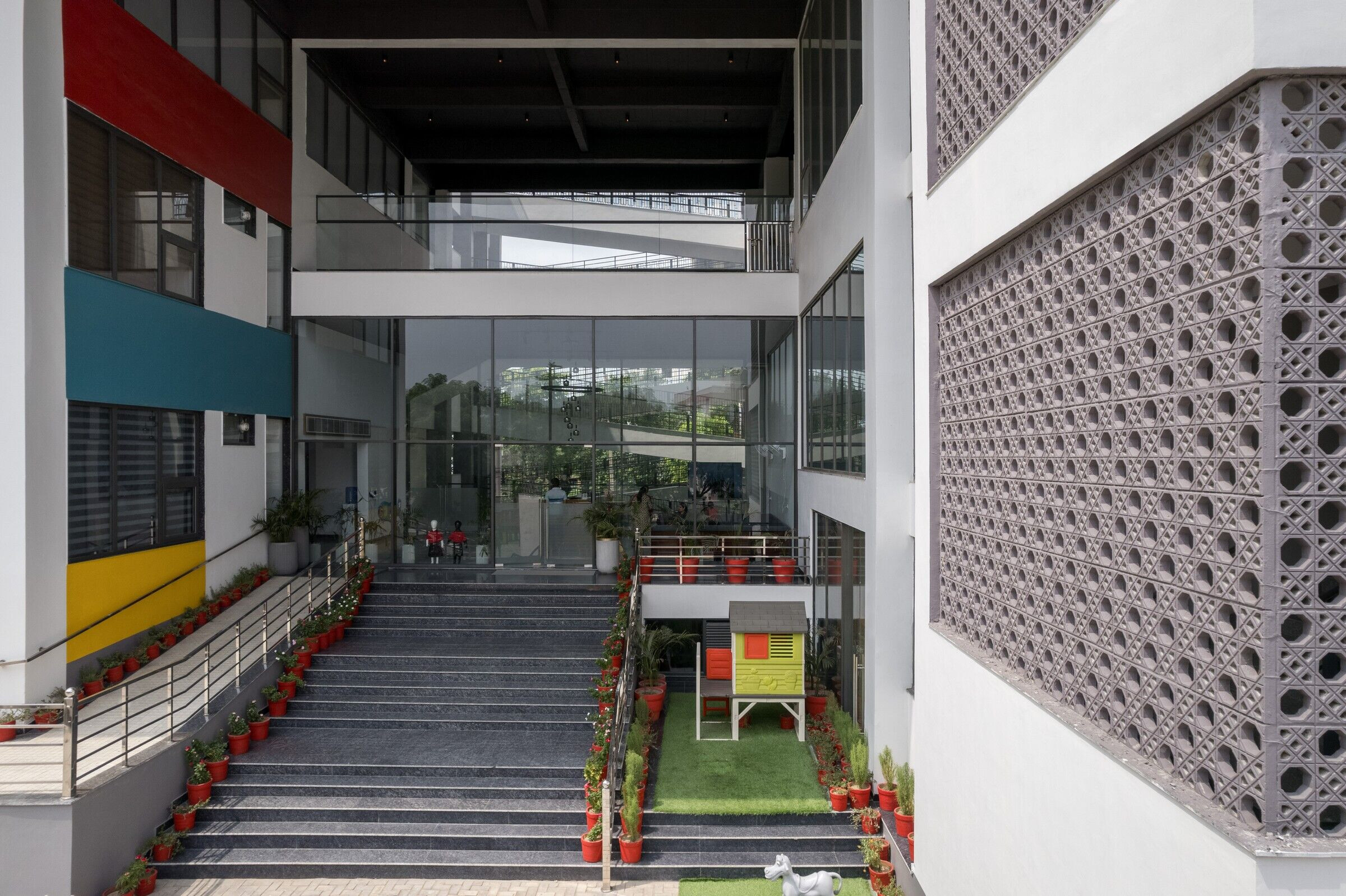 https://archello.com/story/136742/attachments/photos-videos/8 photo_credit Nakul Jain