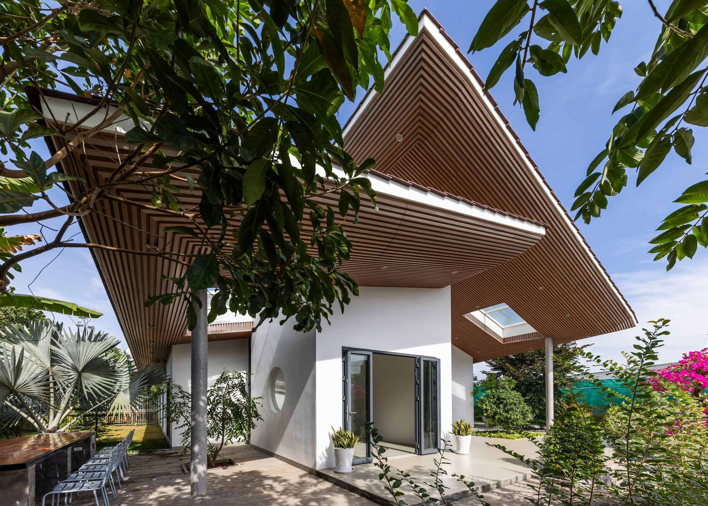 https://archello.com/story/137079/attachments/photos-videos/3 photo_credit Hiroyuki Oki