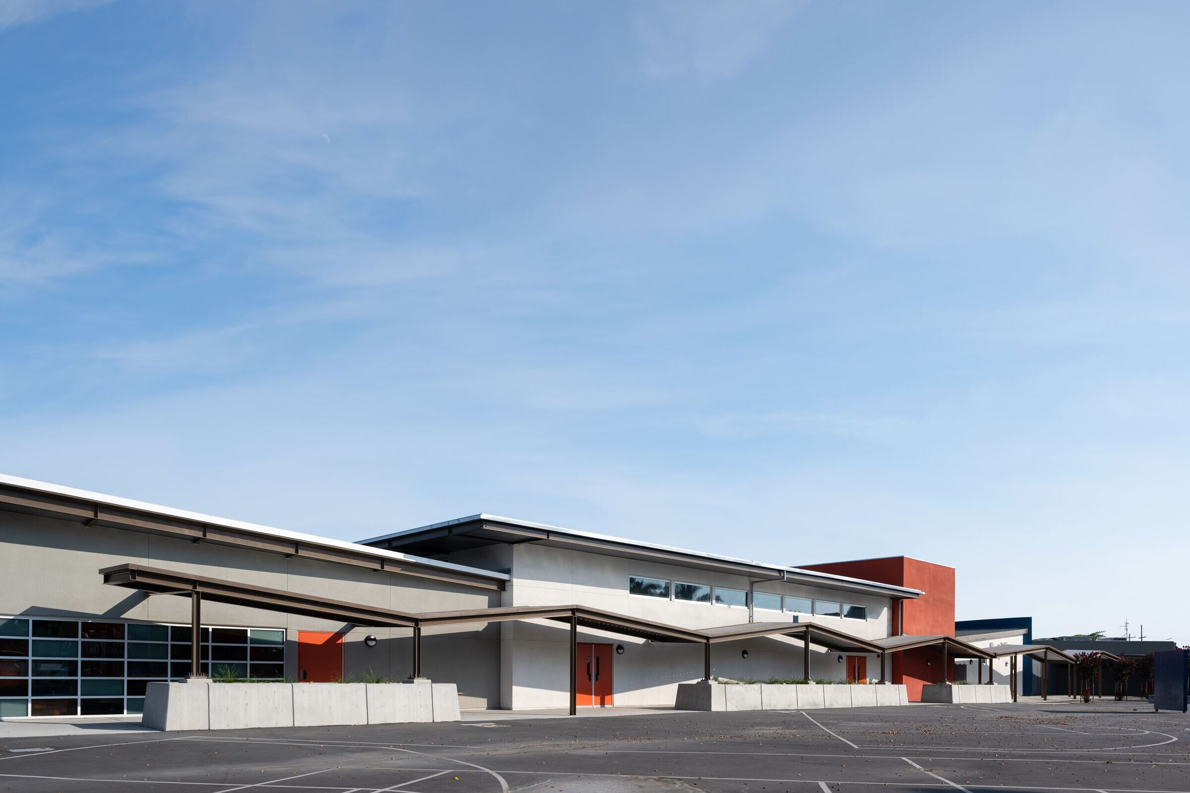 https://archello.com/story/137069/attachments/photos-videos/5 photo_credit Project Architect: obrARCHITECTURE, inc. Client/Entity: San Diego Unified School District Photographer: Ian Patzke