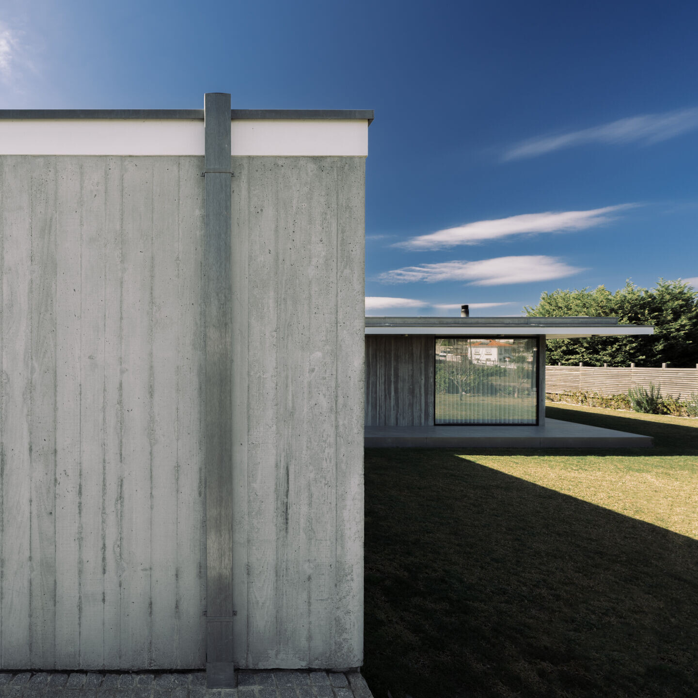 https://archello.com/story/137387/attachments/photos-videos/4 photo_credit João Rey