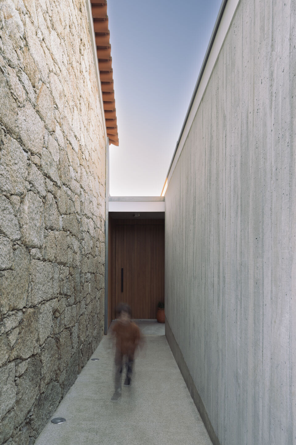 https://archello.com/story/137387/attachments/photos-videos/5 photo_credit João Rey