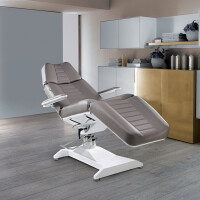 Lemi 2 - Treatment Chair with a hydraulic pump for height adjustment