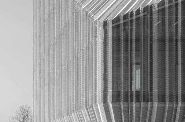 Detail: Pleated facade geometry of Bonfiglioli HQ by Peter Pichler Architecture