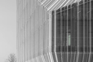 Detail: Pleated facade geometry of Bonfiglioli HQ by Peter Pichler Architecture