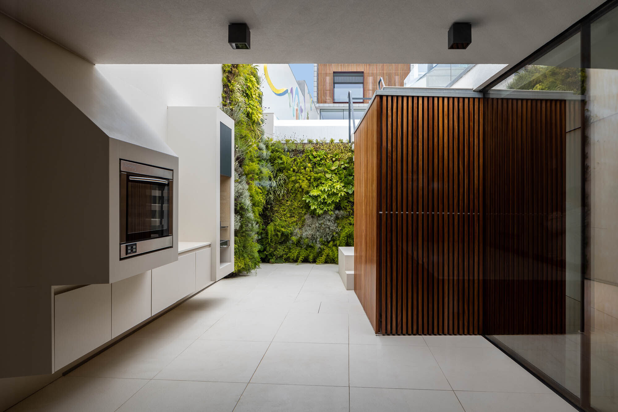https://archello.com/story/138162/attachments/photos-videos/7 photo_credit Ivo Tavares Studio