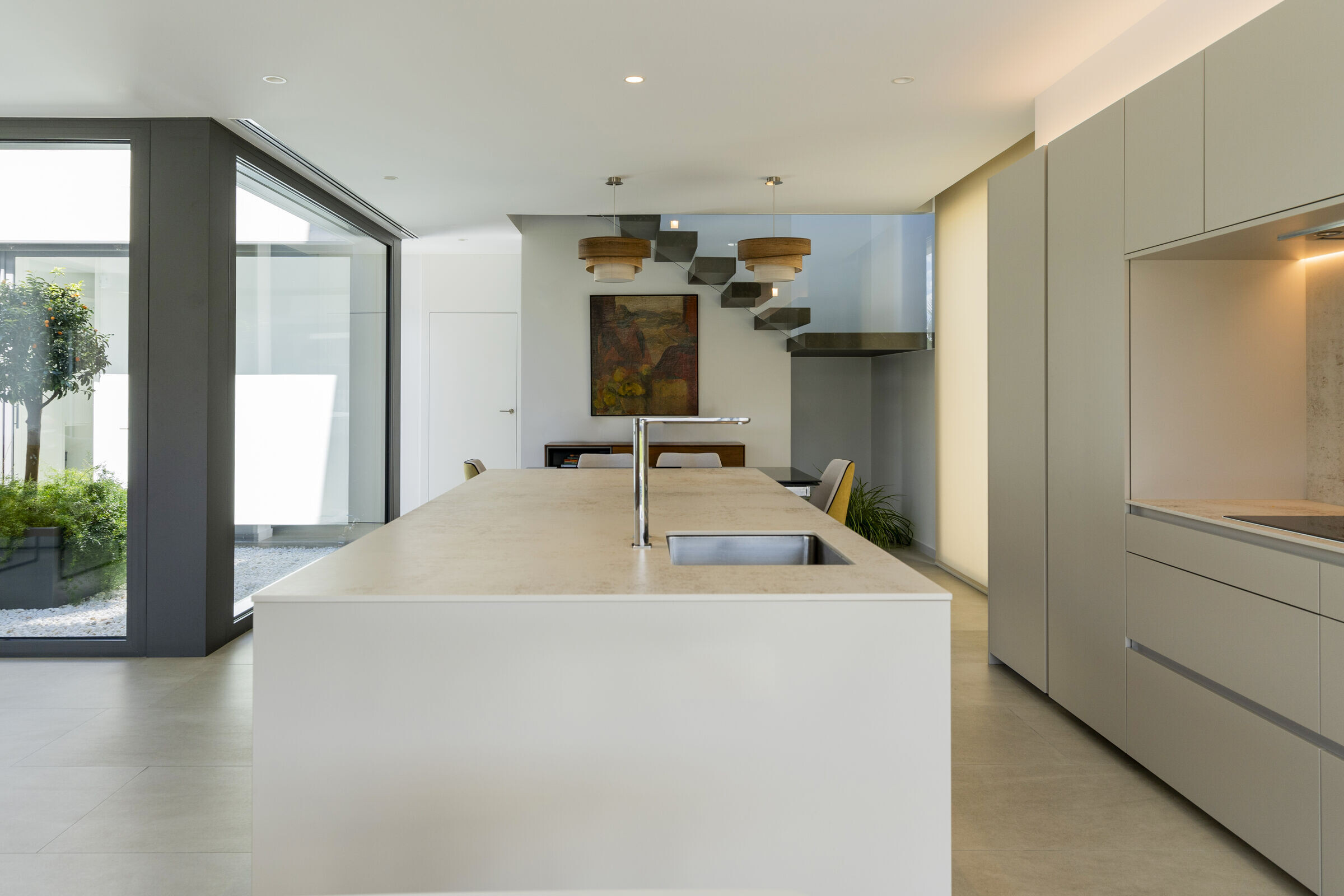 https://archello.com/es/story/138182/attachments/photos-videos/6 photo_credit Casas inHAUS | Luxury prefabricated house in Madrid