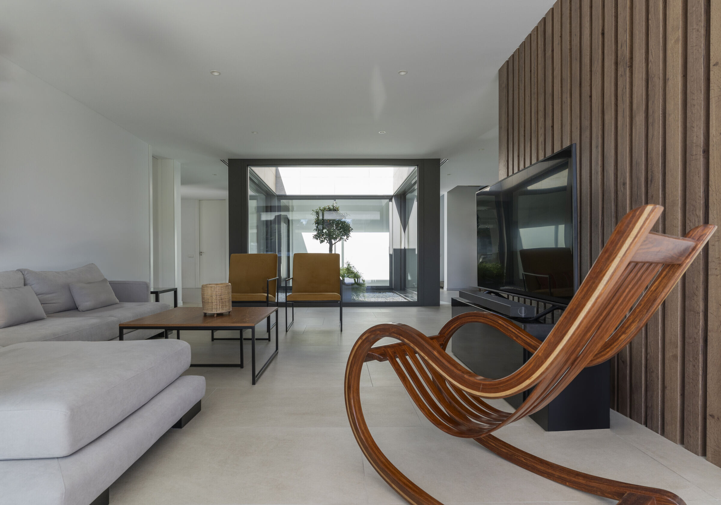 https://archello.com/es/story/138182/attachments/photos-videos/8 photo_credit Casas inHAUS | Luxury prefabricated house in Madrid
