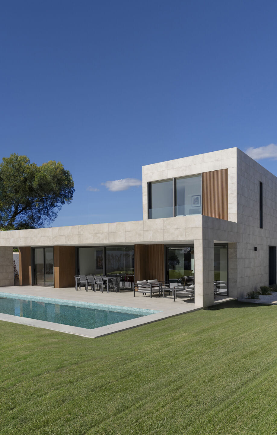 photo_credit Casas inHAUS | Luxury prefabricated house in Madrid