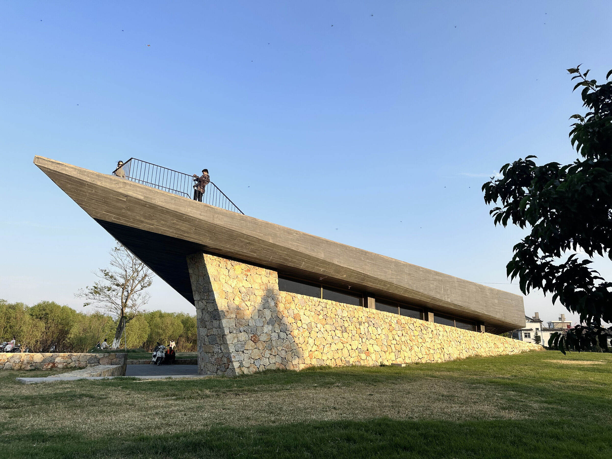 https://archello.com/story/138427/attachments/photos-videos/41 photo_credit line+
