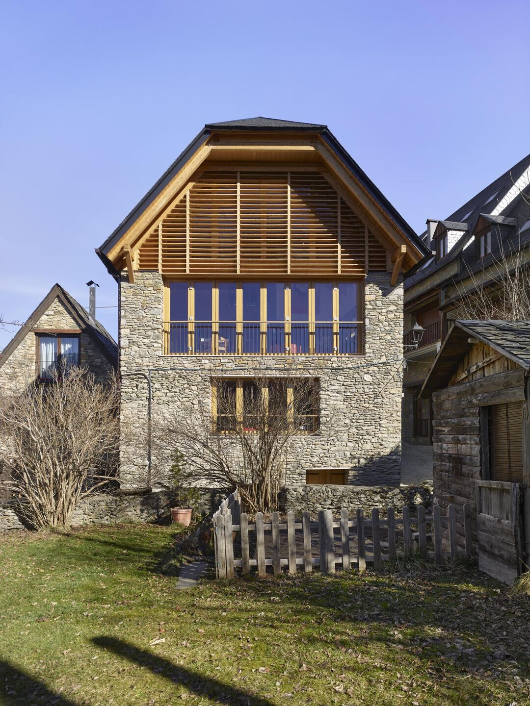 https://archello.com/story/138465/attachments/photos-videos/4 photo_credit Roland Halbe