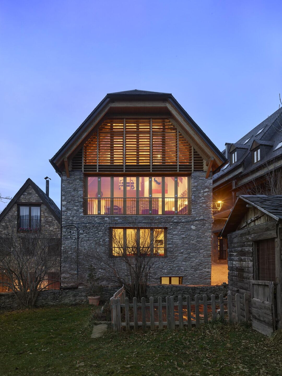 https://archello.com/story/138465/attachments/photos-videos/18 photo_credit Roland Halbe