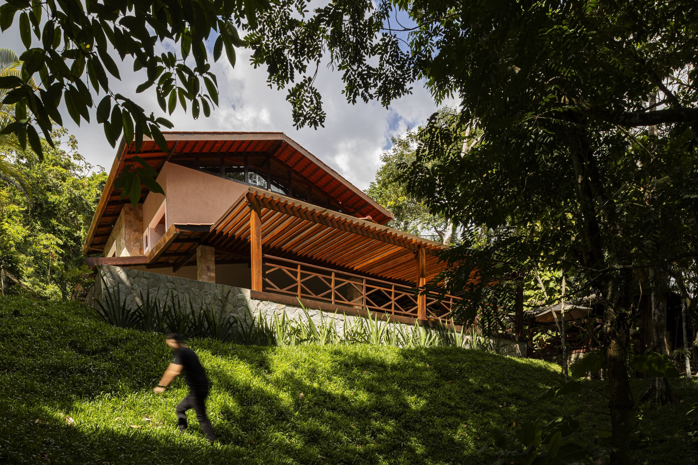 https://archello.com/story/138612/attachments/photos-videos/3 photo_credit Felipe Petrovsky