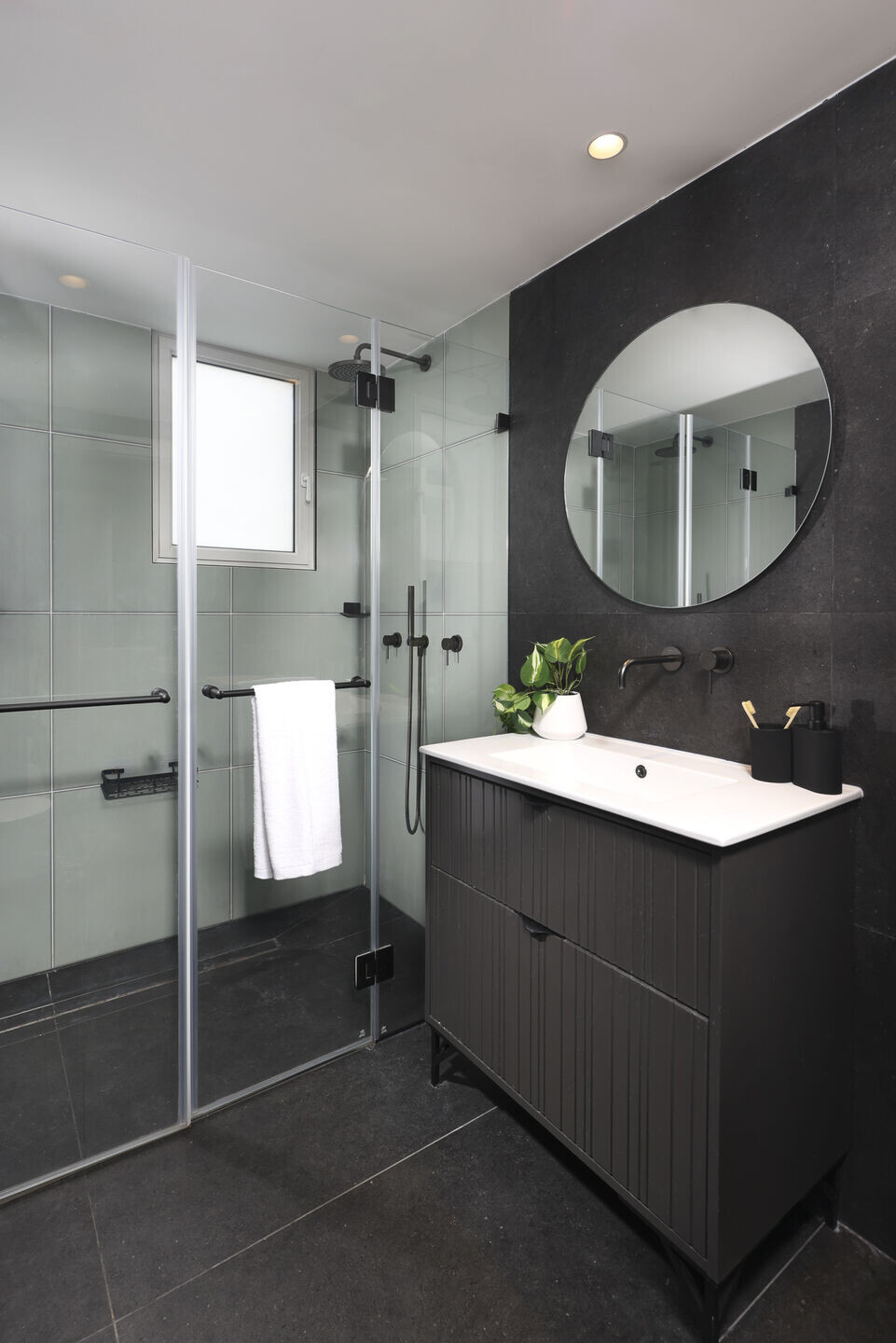 https://archello.com/story/138685/attachments/photos-videos/11 photo_credit Eran Turgeman – Photography Studio