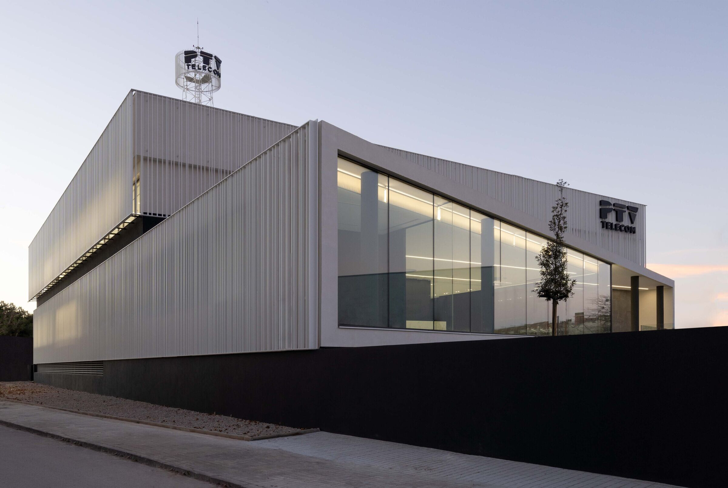 https://archello.com/story/138897/attachments/photos-videos/22 photo_credit Adrián Mora Maroto