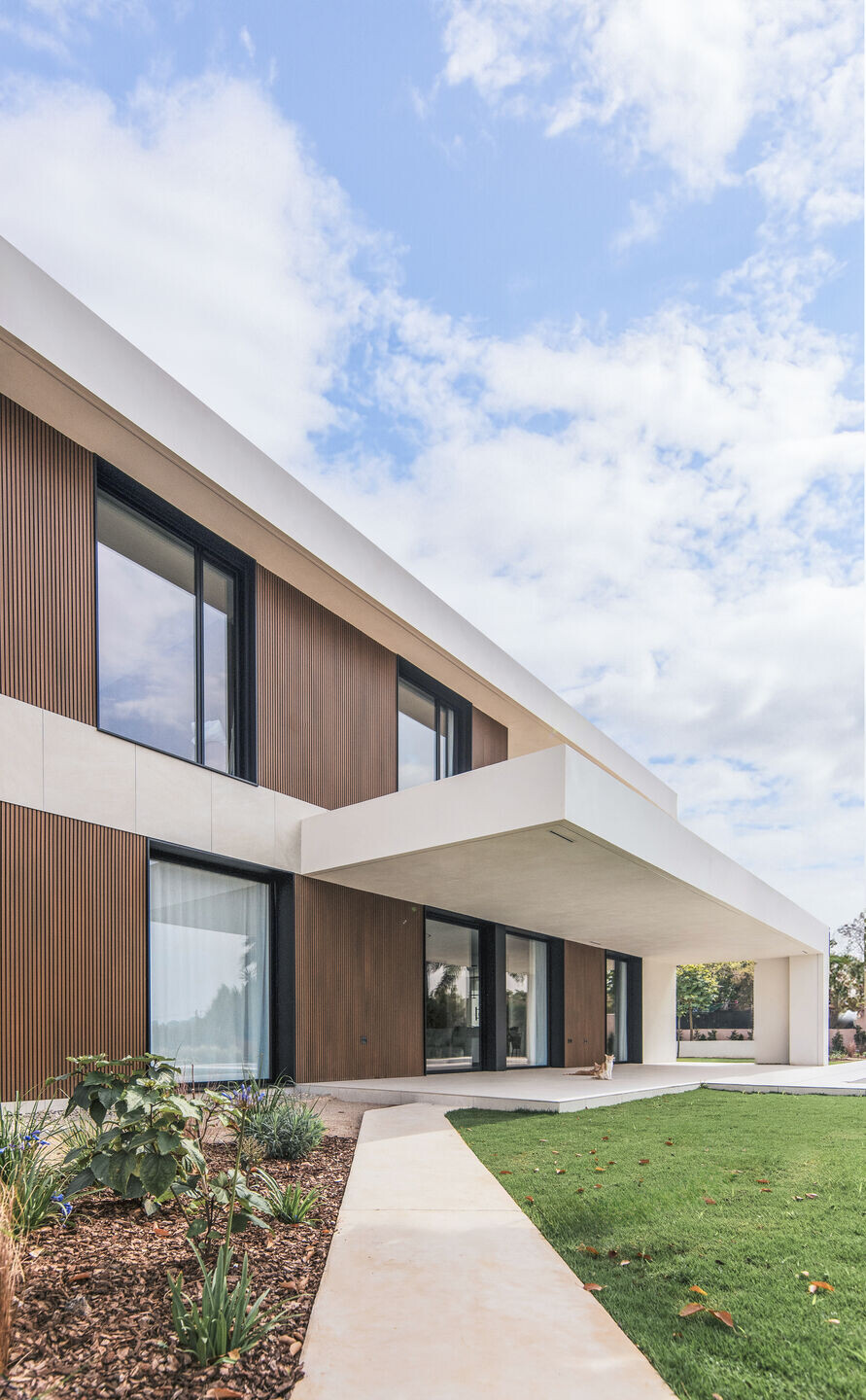 https://archello.com/story/139466/attachments/photos-videos/30 photo_credit Casas inHAUS | Modern mediterranean villa in Valencia