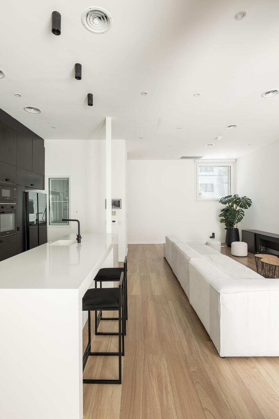 https://archello.com/story/139515/attachments/photos-videos/6 photo_credit Bruto Studio