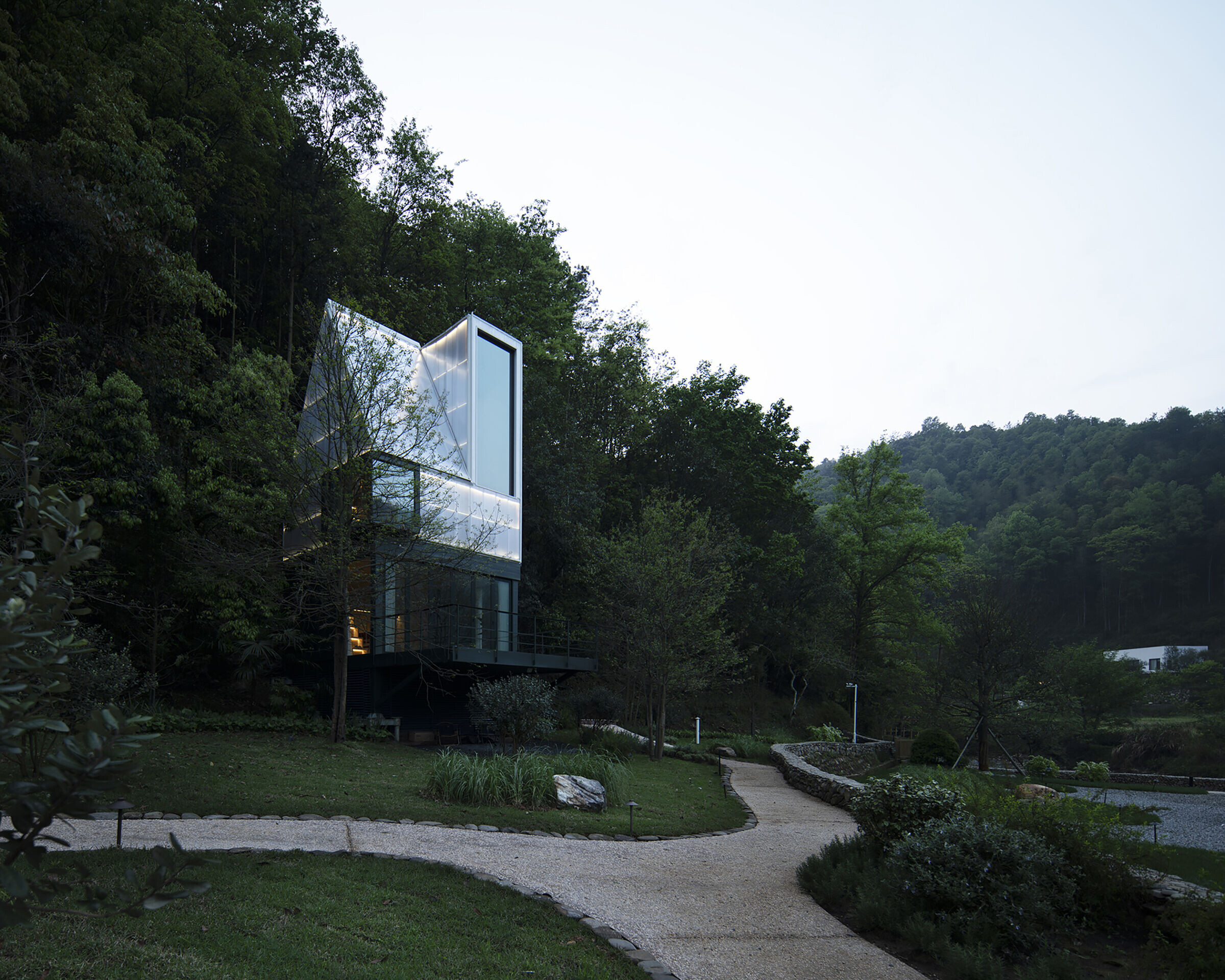 https://archello.com/story/139603/attachments/photos-videos/8 photo_credit EERI