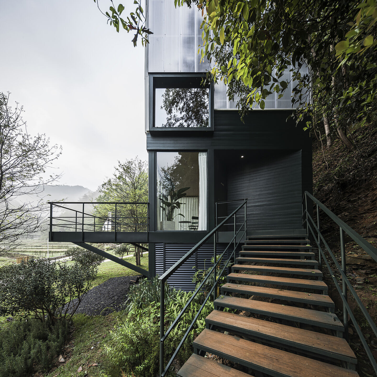 https://archello.com/story/139603/attachments/photos-videos/10 photo_credit EERI