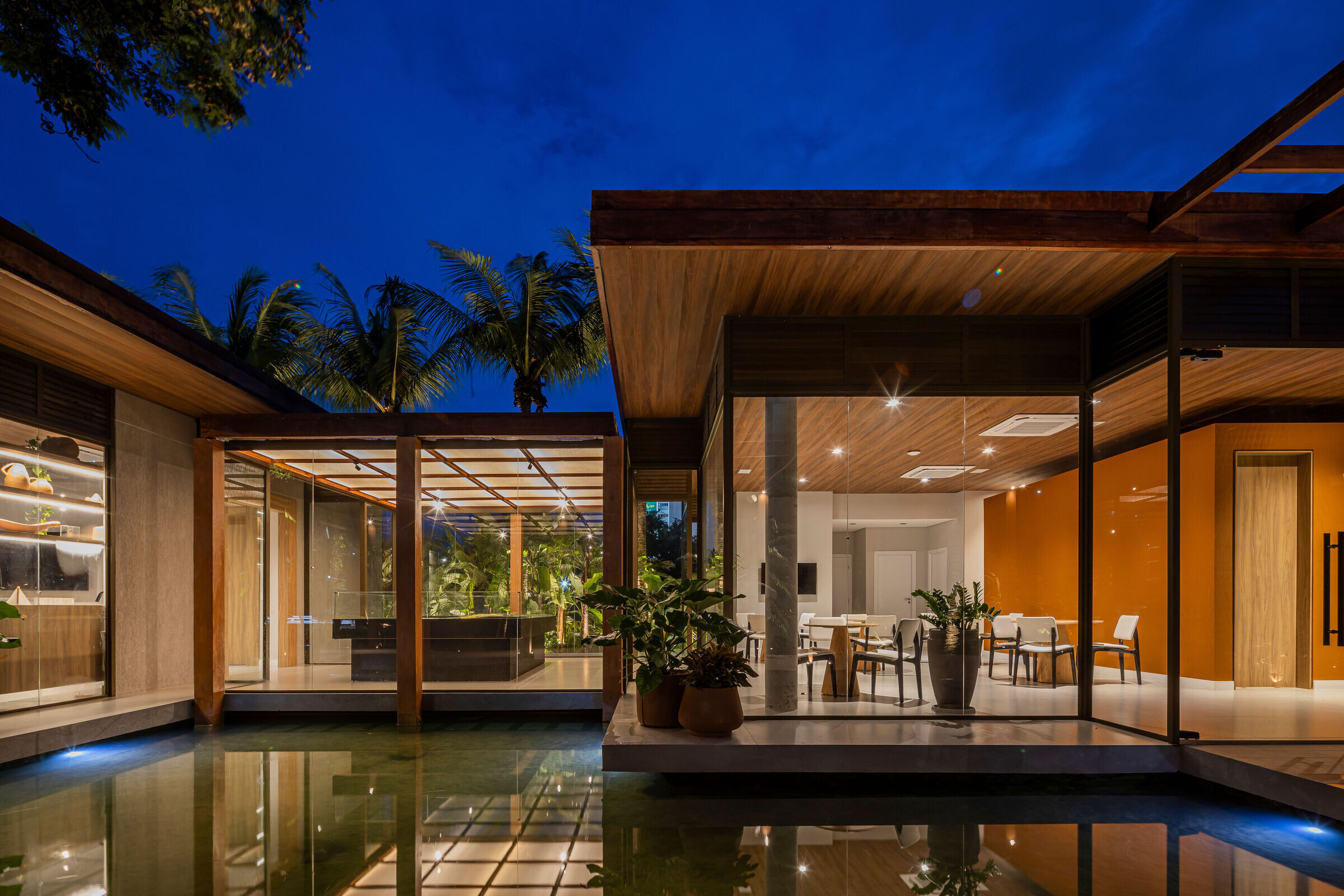 https://archello.com/story/139772/attachments/photos-videos/4 photo_credit Felipe Petrovsky
