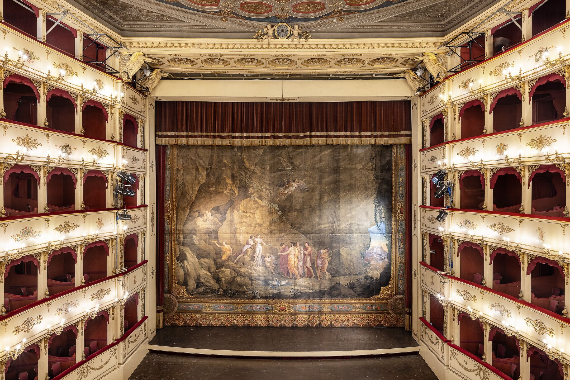 https://archello.com/story/140723/attachments/photos-videos/7 photo_credit Alessandro Penso, courtesy of STARTT