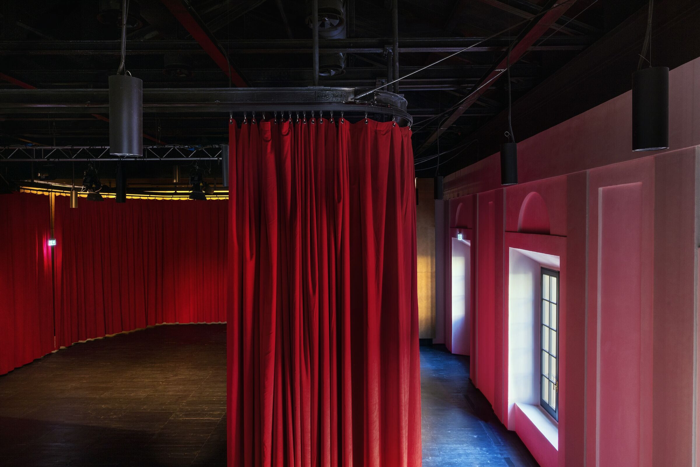https://archello.com/story/140723/attachments/photos-videos/8 photo_credit Alessandro Penso, courtesy of STARTT