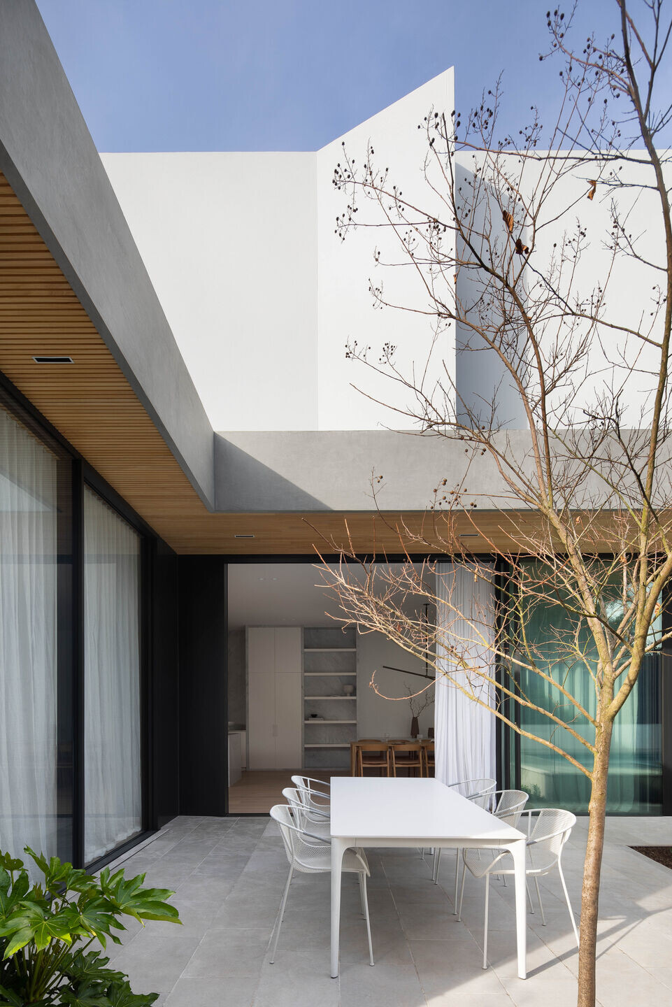 https://archello.com/story/140814/attachments/photos-videos/30 photo_credit Emily Bartlett