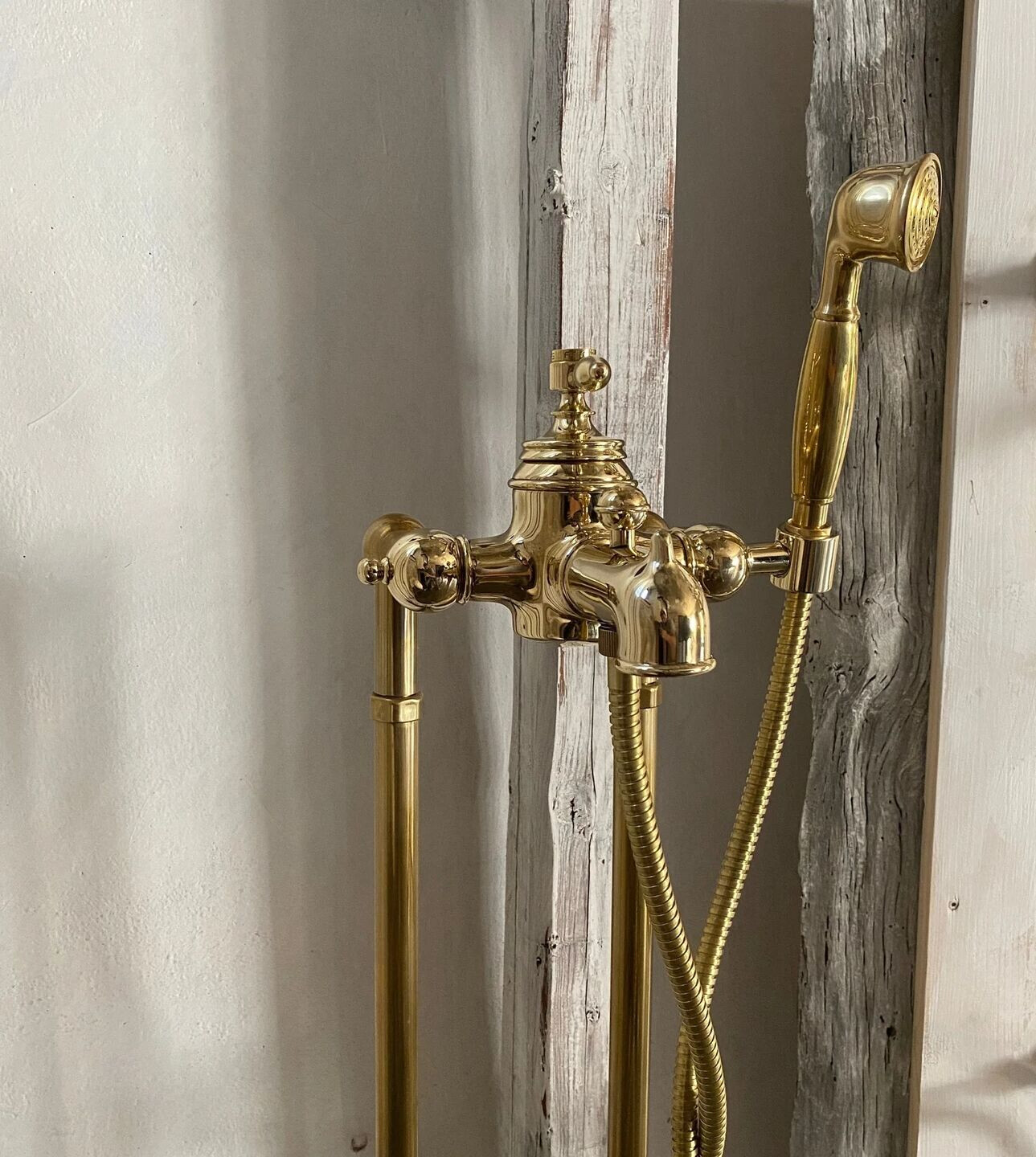 https://archello.com/product/107205/attachments/photos-videos/2