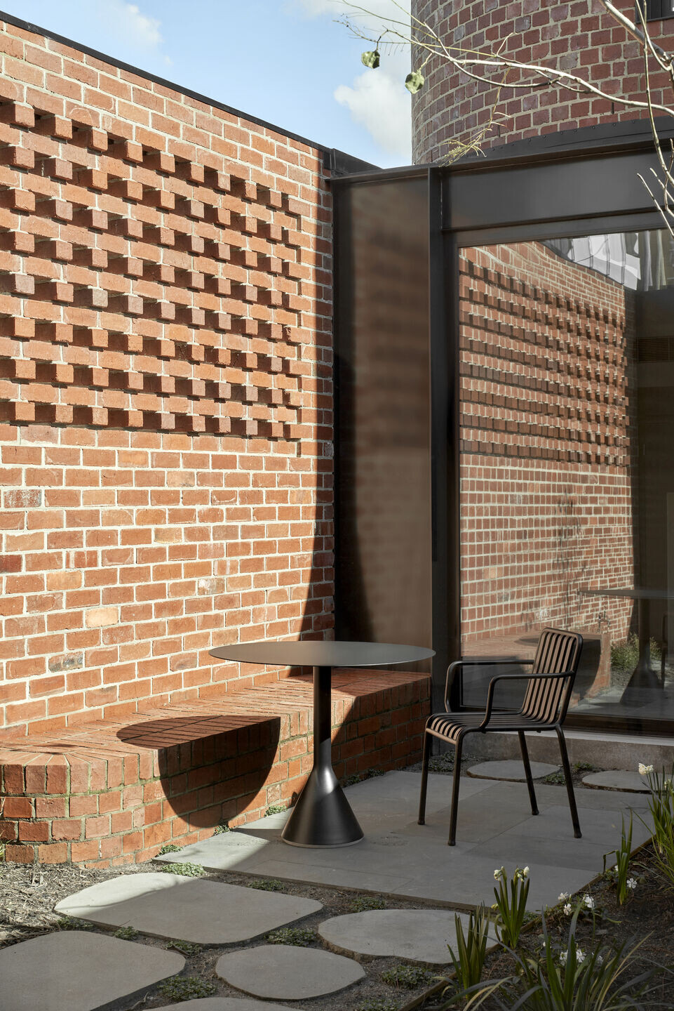 https://archello.com/story/141039/attachments/photos-videos/5 photo_credit Courtesy Of Coy Yiontis Architects
