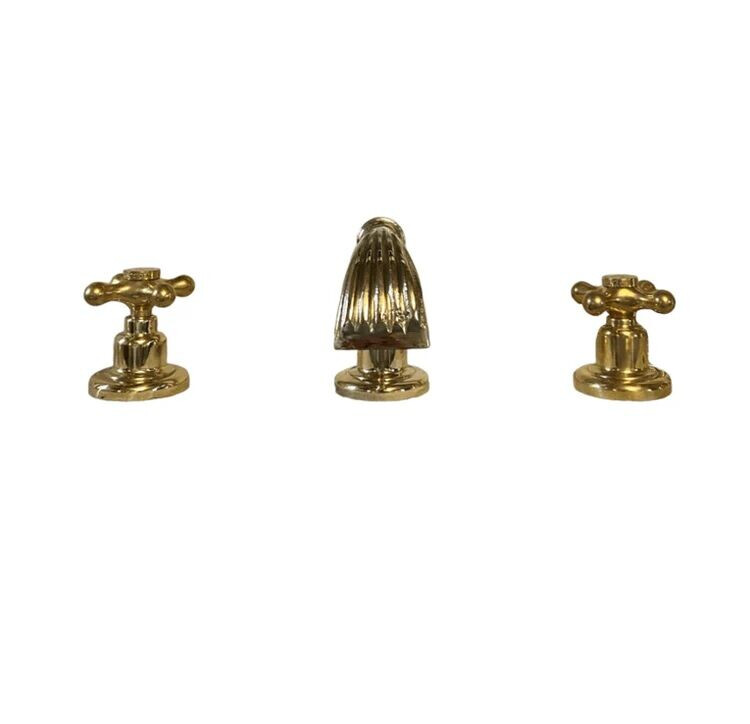 https://archello.com/product/107230/attachments/photos-videos/2