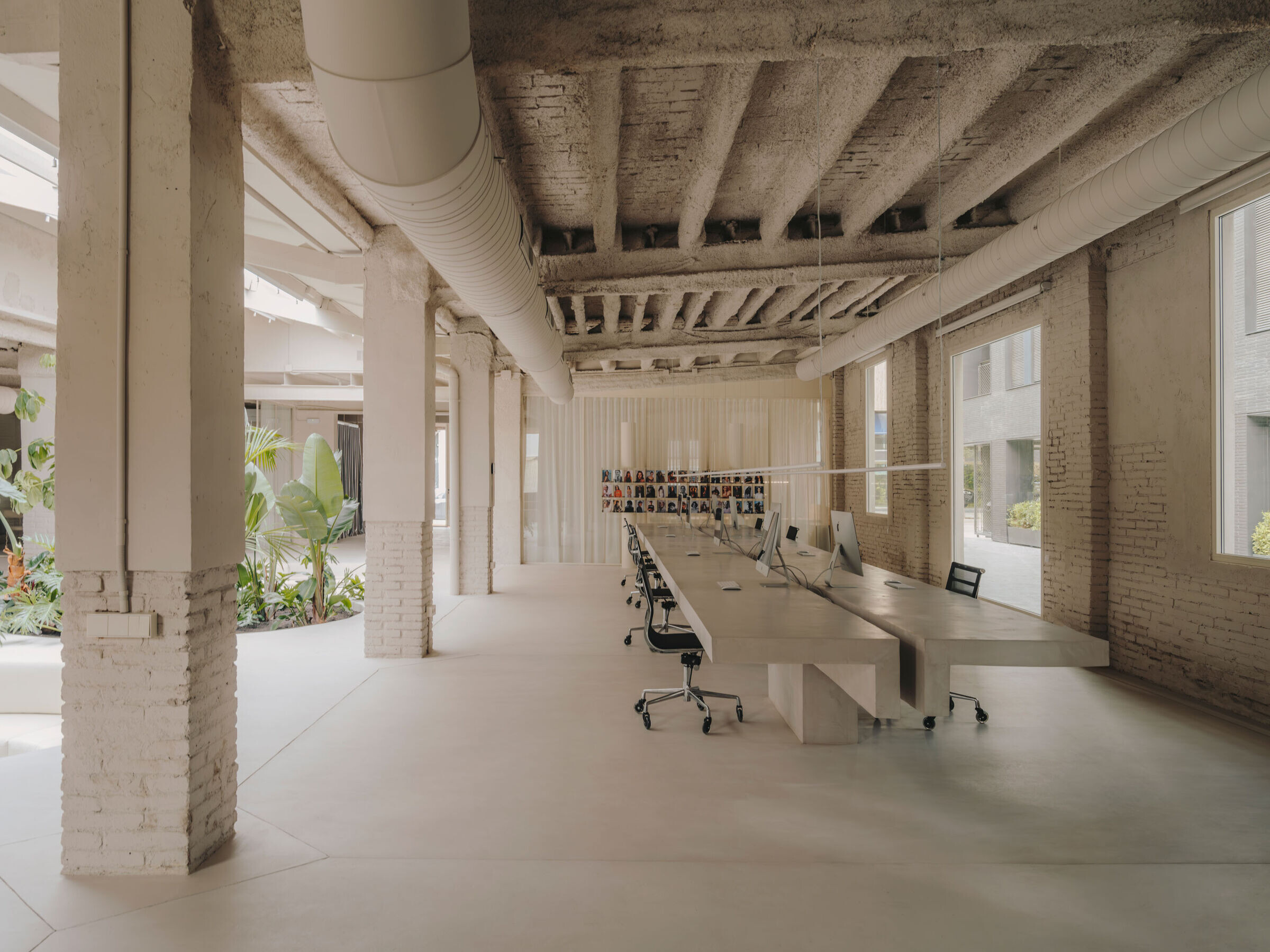 https://archello.com/story/141692/attachments/photos-videos/10 photo_credit Salva Lopez