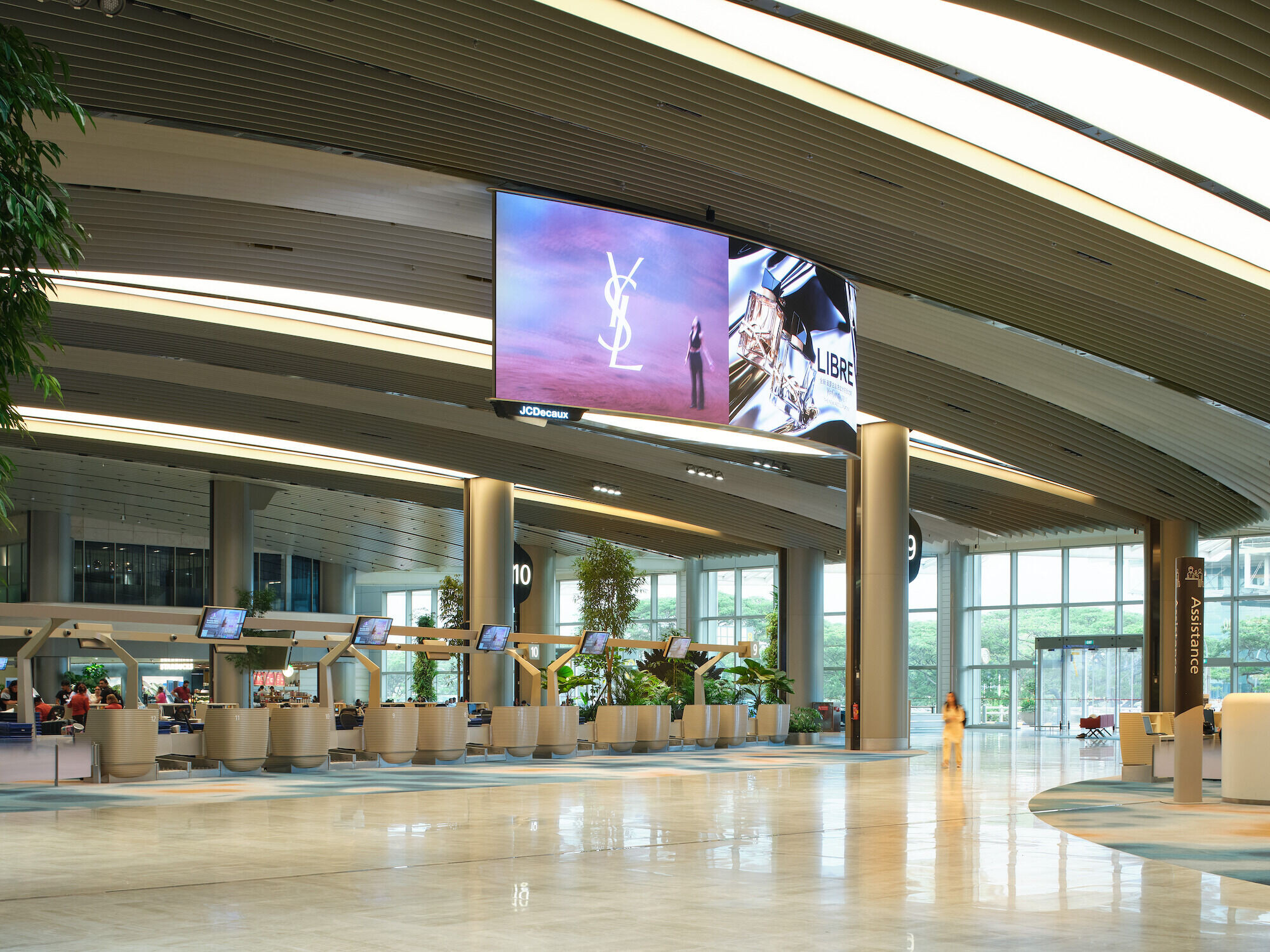 https://archello.com/story/142342/attachments/photos-videos/8 photo_credit Changi Airport Group - Fabian Ong