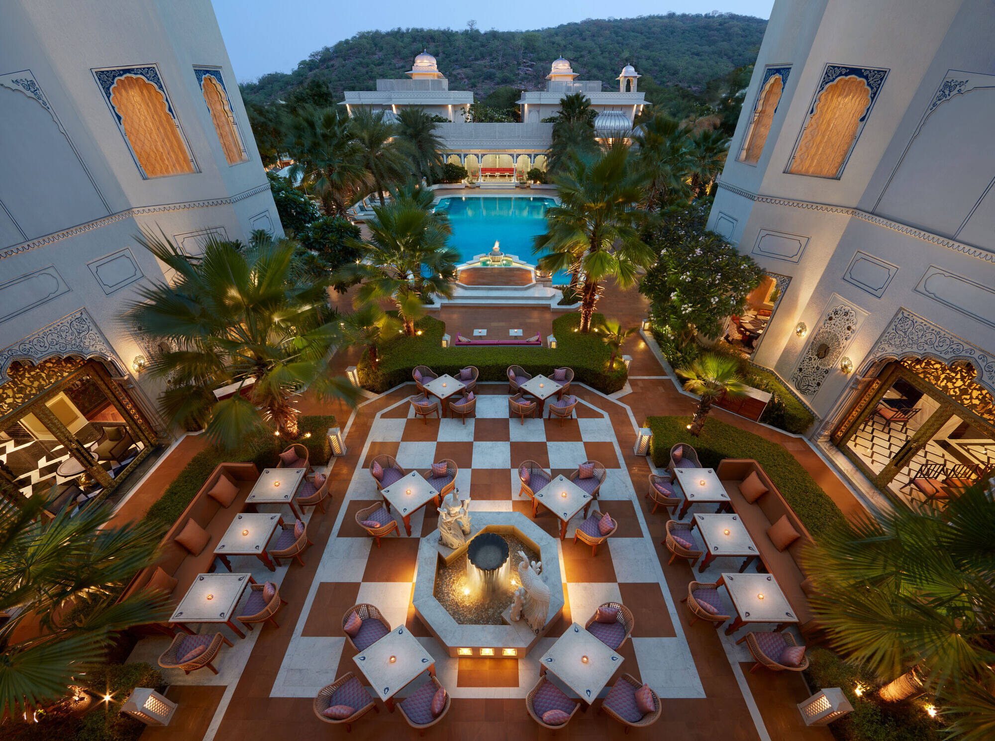 https://archello.com/story/142316/attachments/photos-videos/21 photo_credit The Leela Palace