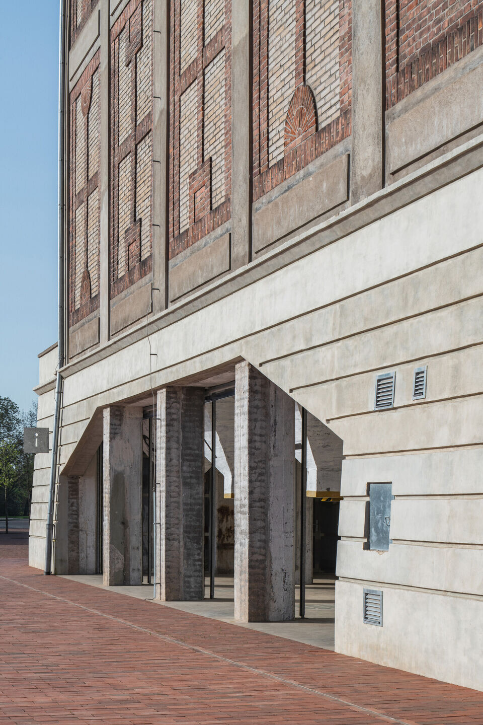 https://archello.com/story/142601/attachments/photos-videos/12 photo_credit Petr Polák