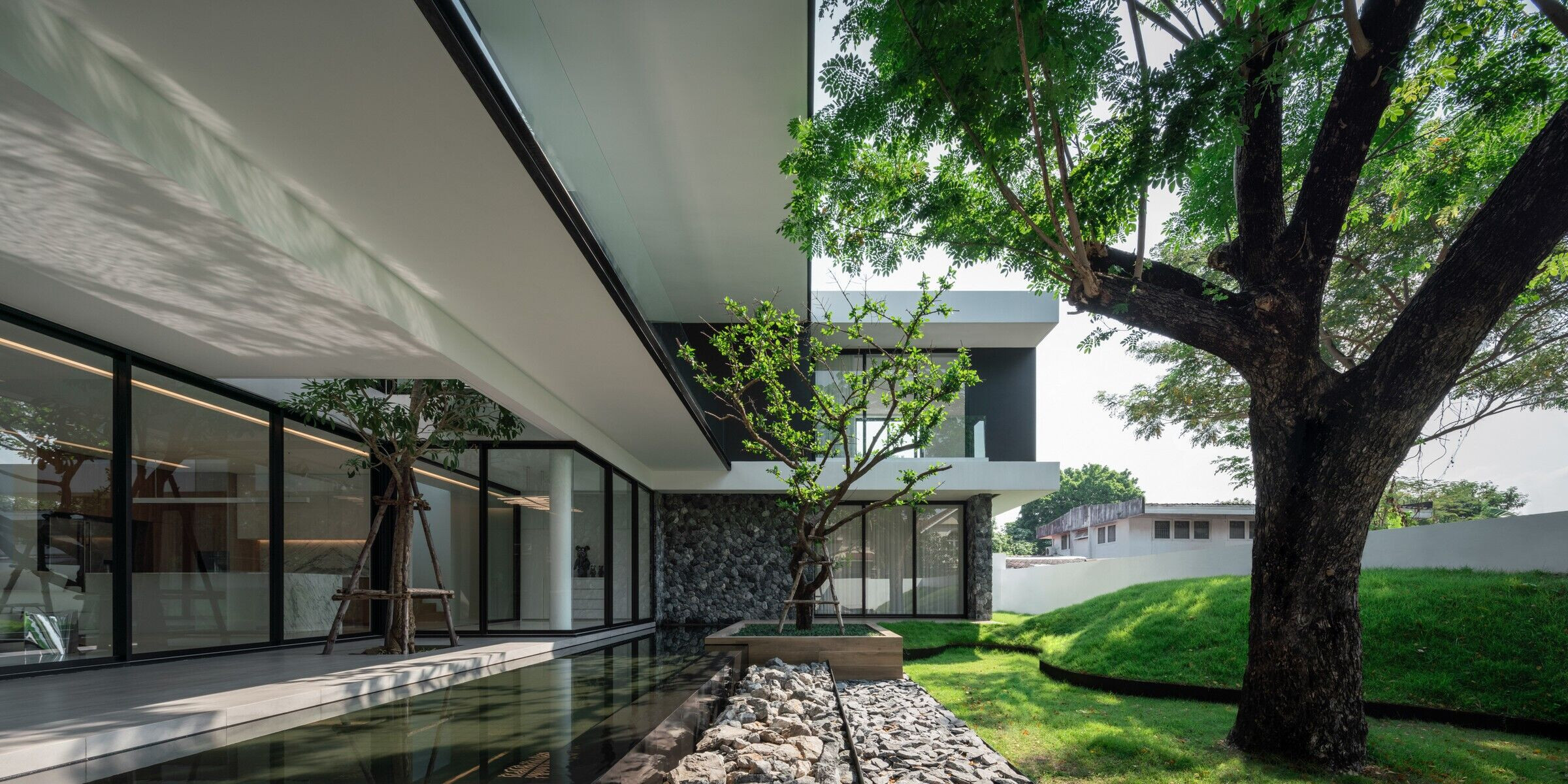 https://archello.com/story/143644/attachments/photos-videos/7 photo_credit Chalermwat Wongchompoo (Sofography)