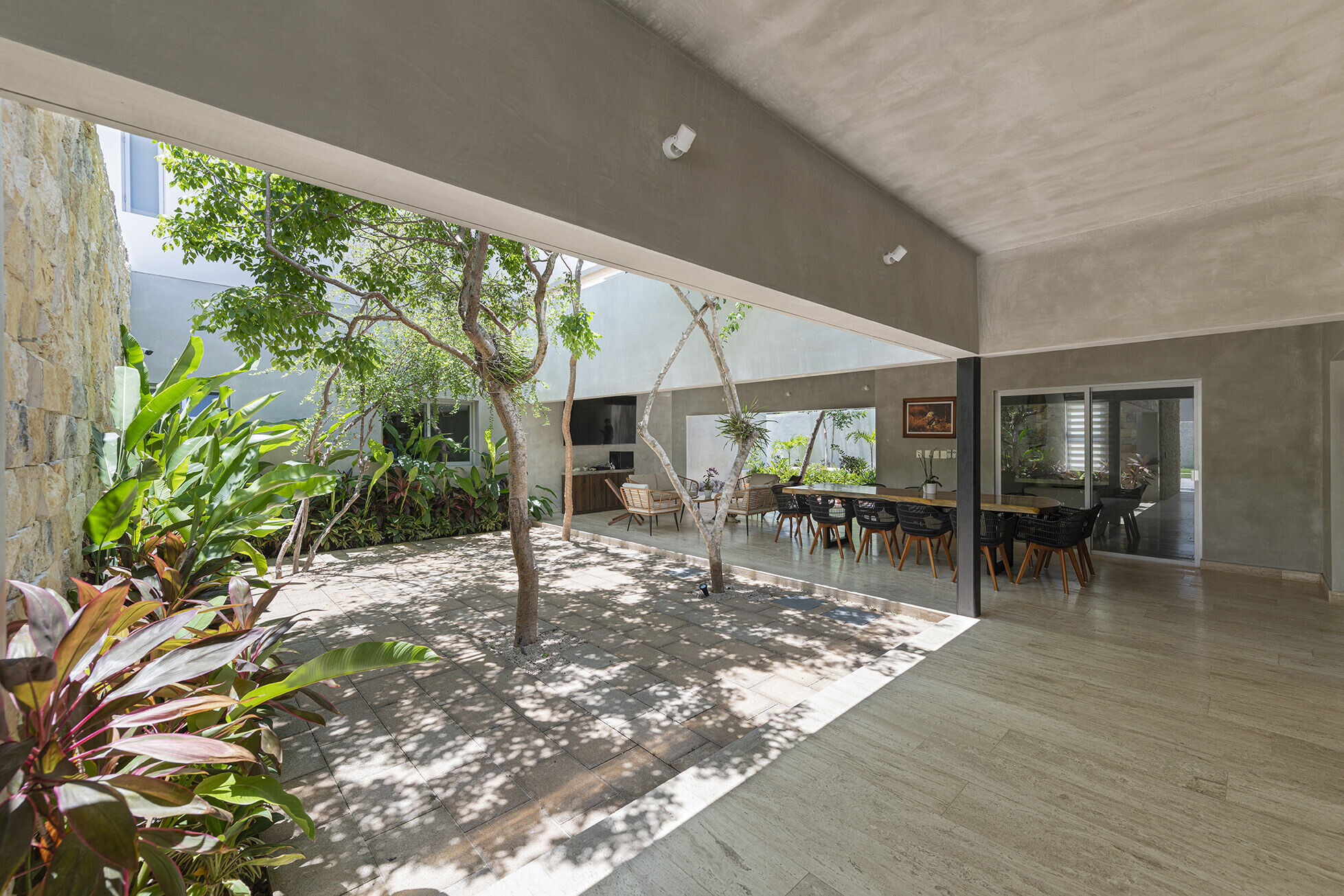 https://archello.com/story/143925/attachments/photos-videos/11 photo_credit Leo Espinosa