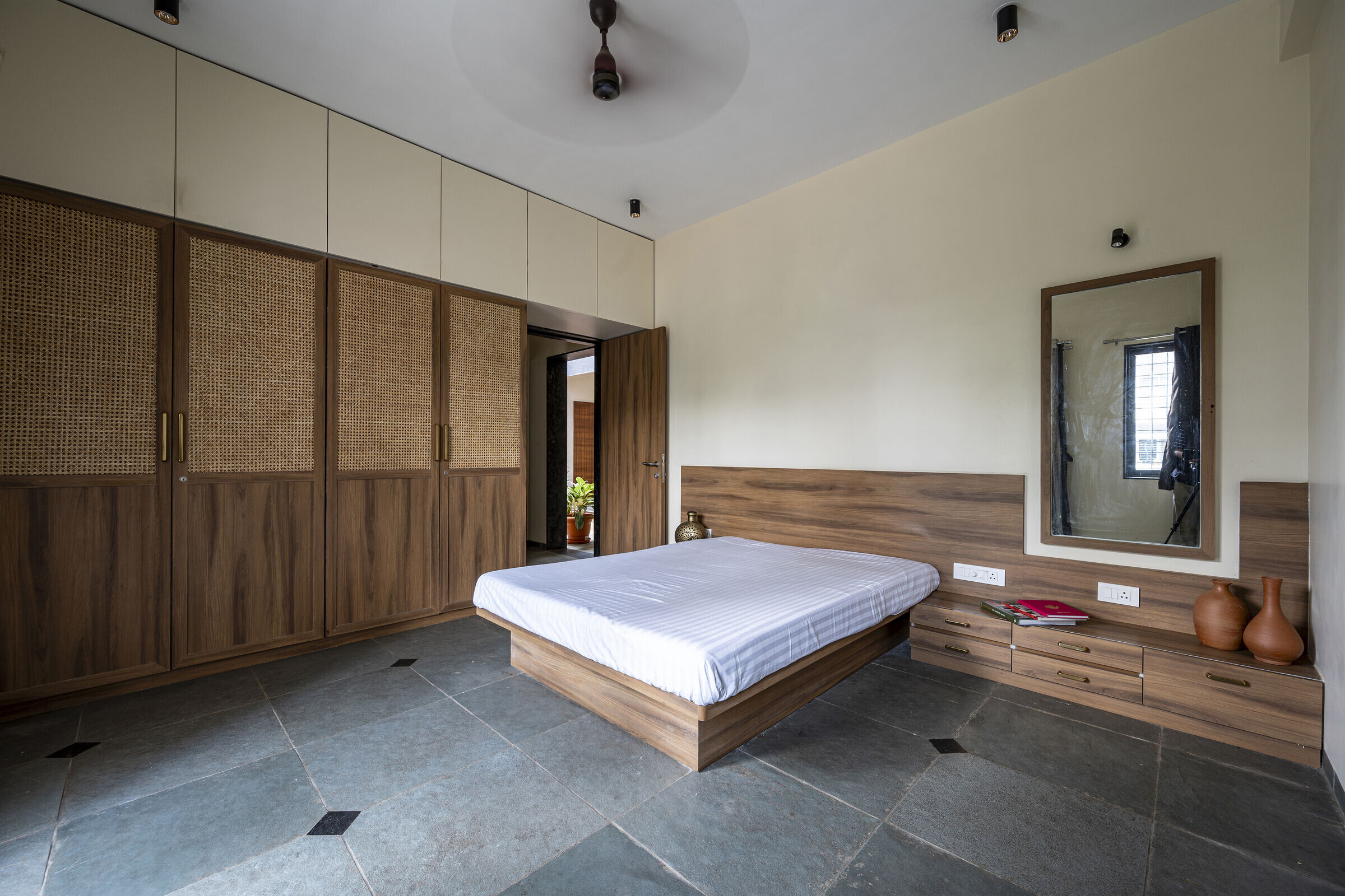 https://archello.com/story/143868/attachments/photos-videos/12 photo_credit Atul Kanetkar