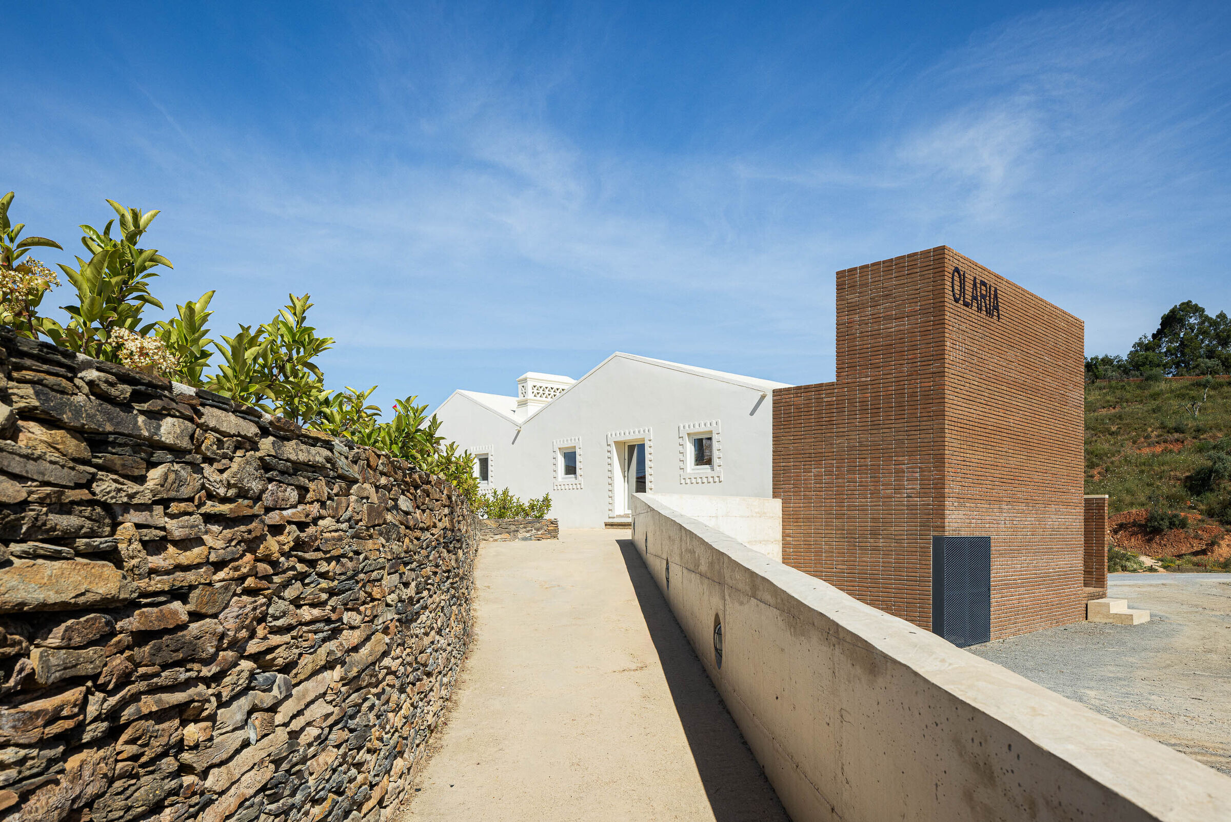 https://archello.com/story/144099/attachments/photos-videos/11 photo_credit Ivo Tavares Studio
