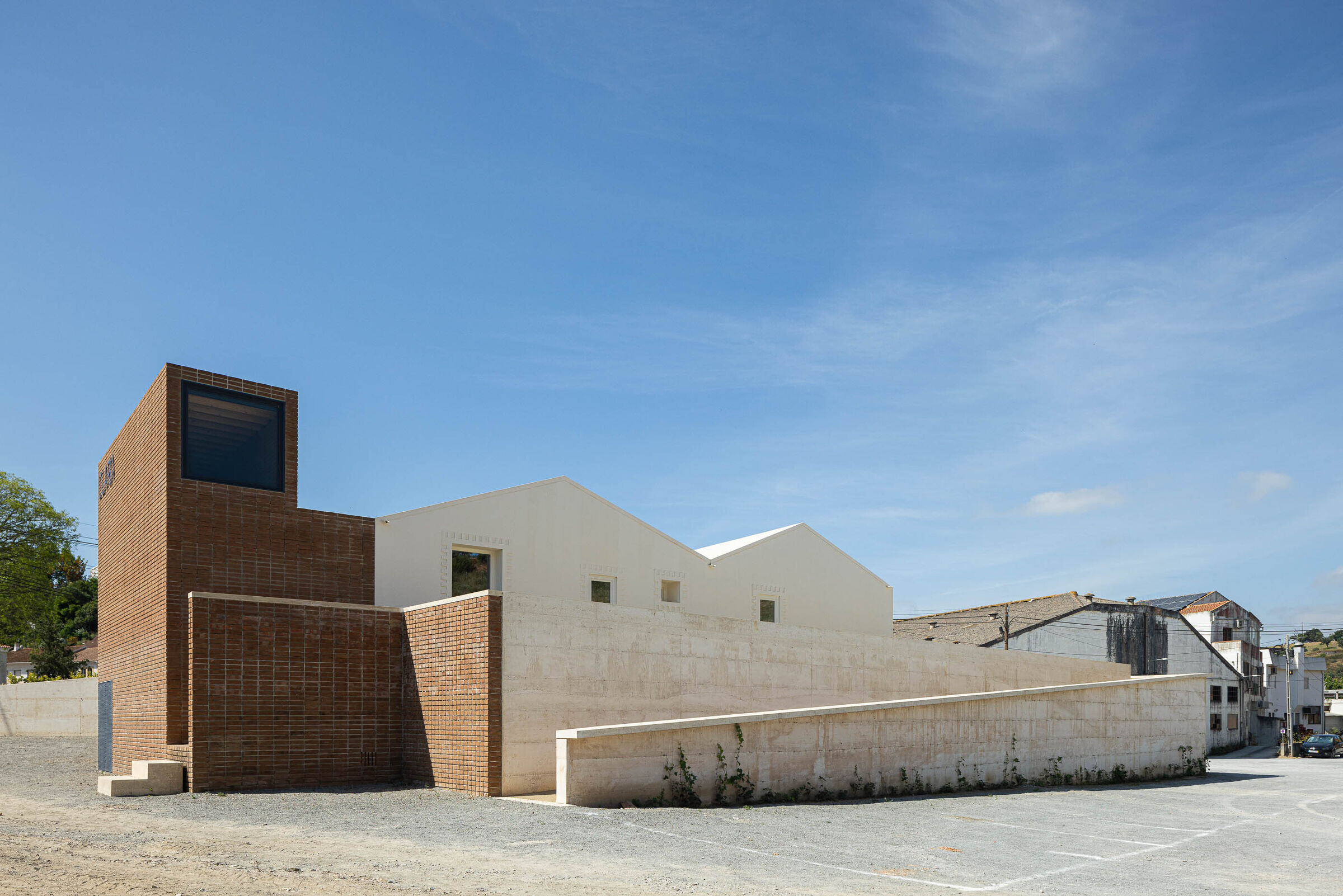 https://archello.com/story/144099/attachments/photos-videos/23 photo_credit Ivo Tavares Studio
