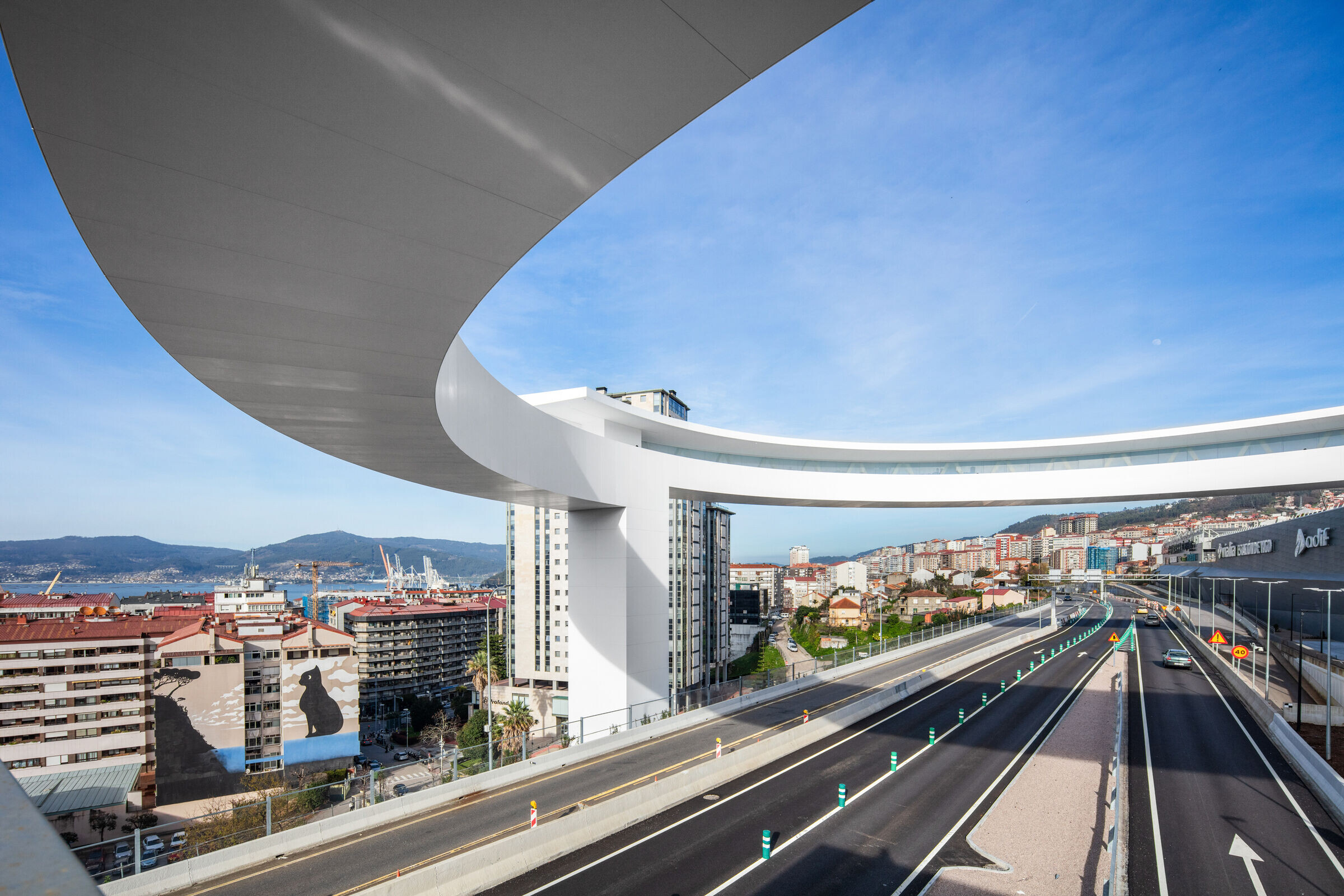 https://archello.com/story/144283/attachments/photos-videos/17 photo_credit João Morgado