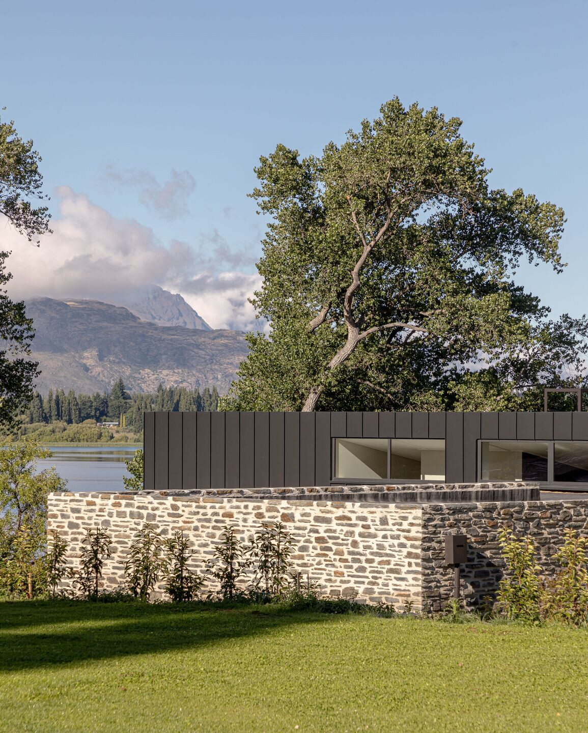 https://archello.com/story/144854/attachments/photos-videos/23 photo_credit John Williams Photography